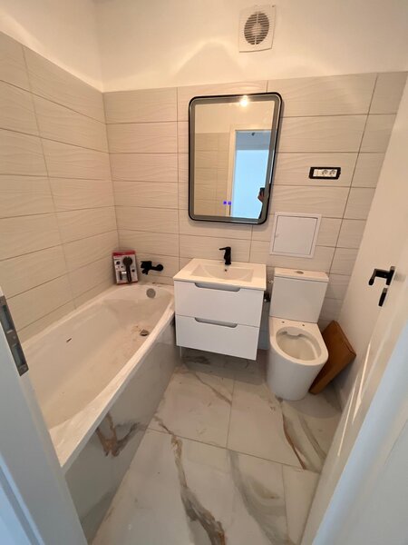 1 Decembrie 1918, langa metrou,