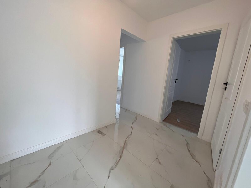 1 Decembrie 1918, langa metrou,