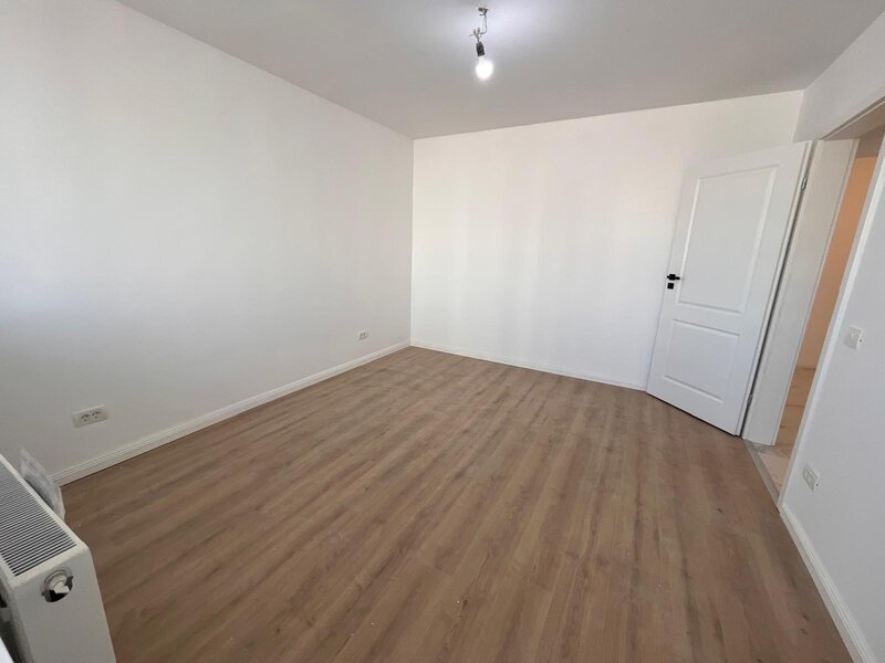 1 Decembrie 1918, langa metrou,